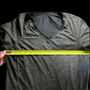 Workout yoga exercise jogging shirt with mesh inserts for cooling size medium